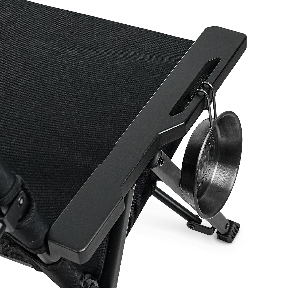 KZM 曲線低座折疊椅